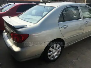 Toyota Corolla LE 2004 Silver