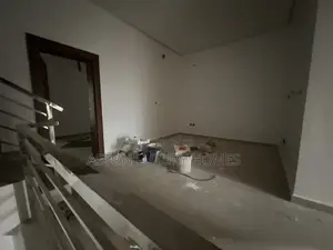 4bdrm Duplex in Gaduwa for rent