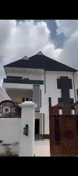 5bdrm Duplex in Inside An Estate, Guzape District for sale