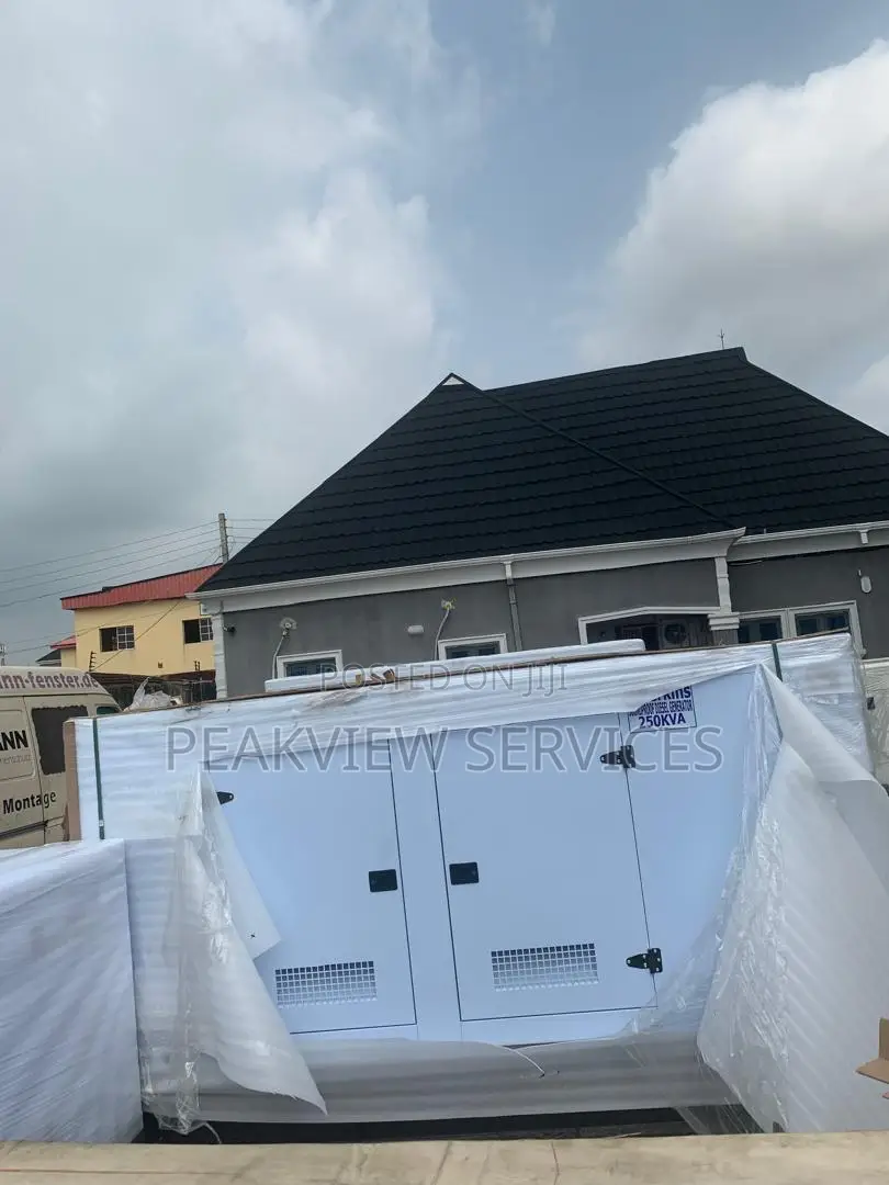 High Efficiency Perkins Diesel 250kva Soundproof Generator
