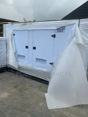 Commercial Lightening 250kva Perkins Diesel Soundproof