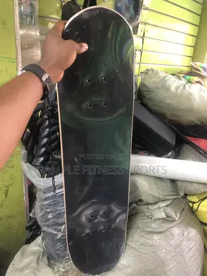 New Design Rubber Wheel Skateboard