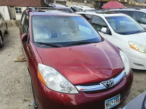 Toyota Sienna XLE Limited AWD 2009 Red