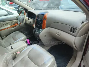 Toyota Sienna XLE Limited AWD 2009 Red