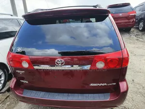 Toyota Sienna XLE Limited AWD 2009 Red