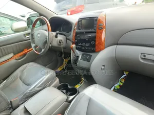Toyota Sienna XLE Limited AWD 2006 Silver