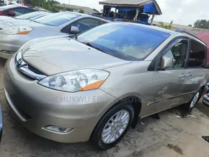 Toyota Sienna Limited 7 Passenger 2010 Gold