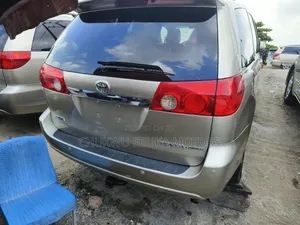 Toyota Sienna Limited 7 Passenger 2010 Gold