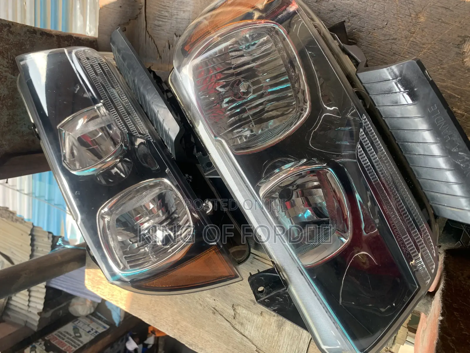 Dodge Charger 2014 Headlights