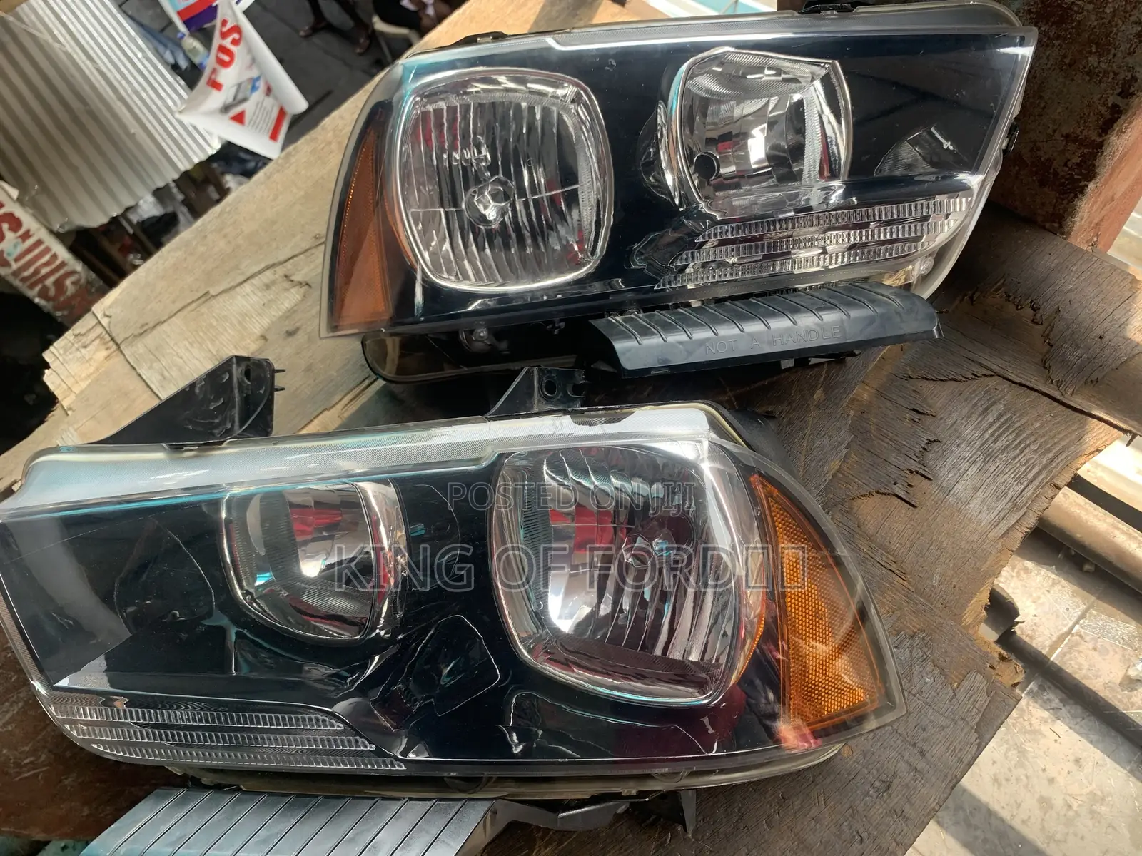 Dodge Charger 2014 Headlights
