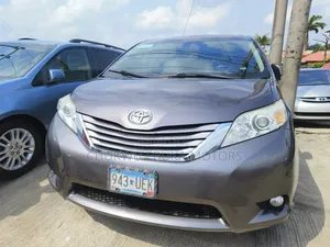 Toyota Sienna 2015 Gray