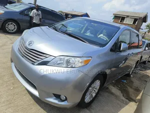 Toyota Sienna XLE 7 Passenger 2012 Silver
