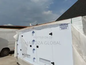 Very-Adaptable 300kva Soundproof Perkins Generator