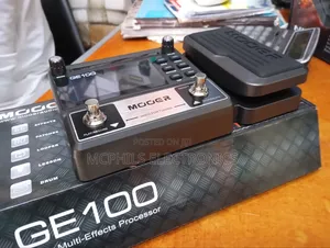 MOOER GE-100 Electric Multiple Effect Pedal Machine.