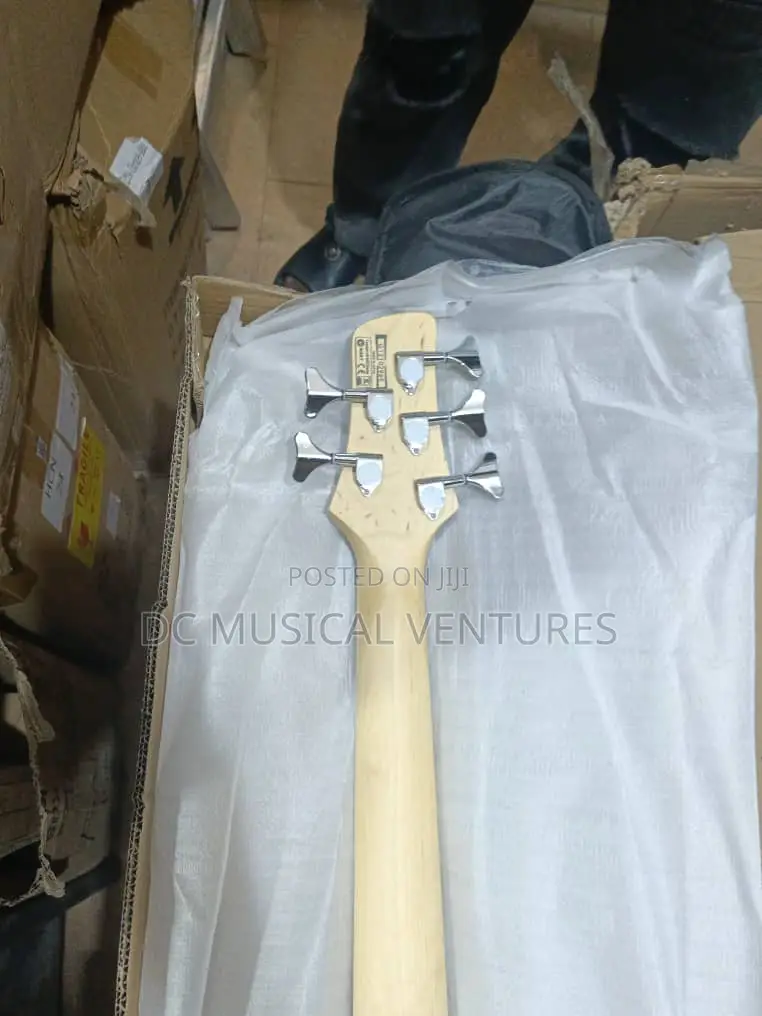 Active Fender Bass Guitar 5 Strings
