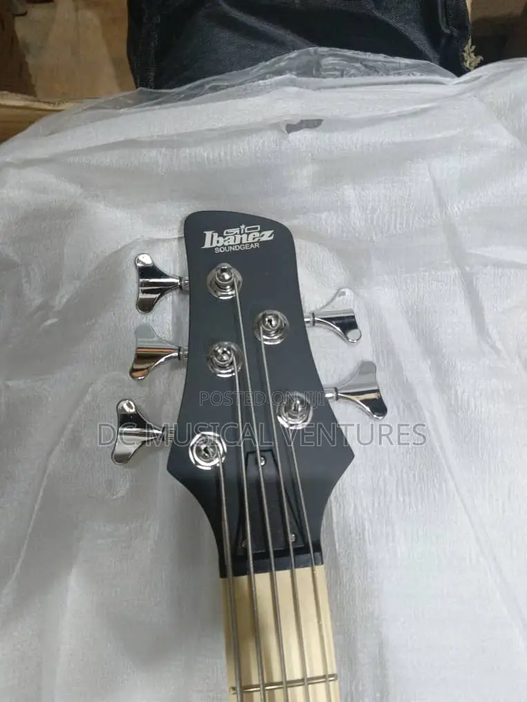 Active Fender Bass Guitar 5 Strings