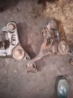 Nissan Pathfinder Front Lower Arm 2005