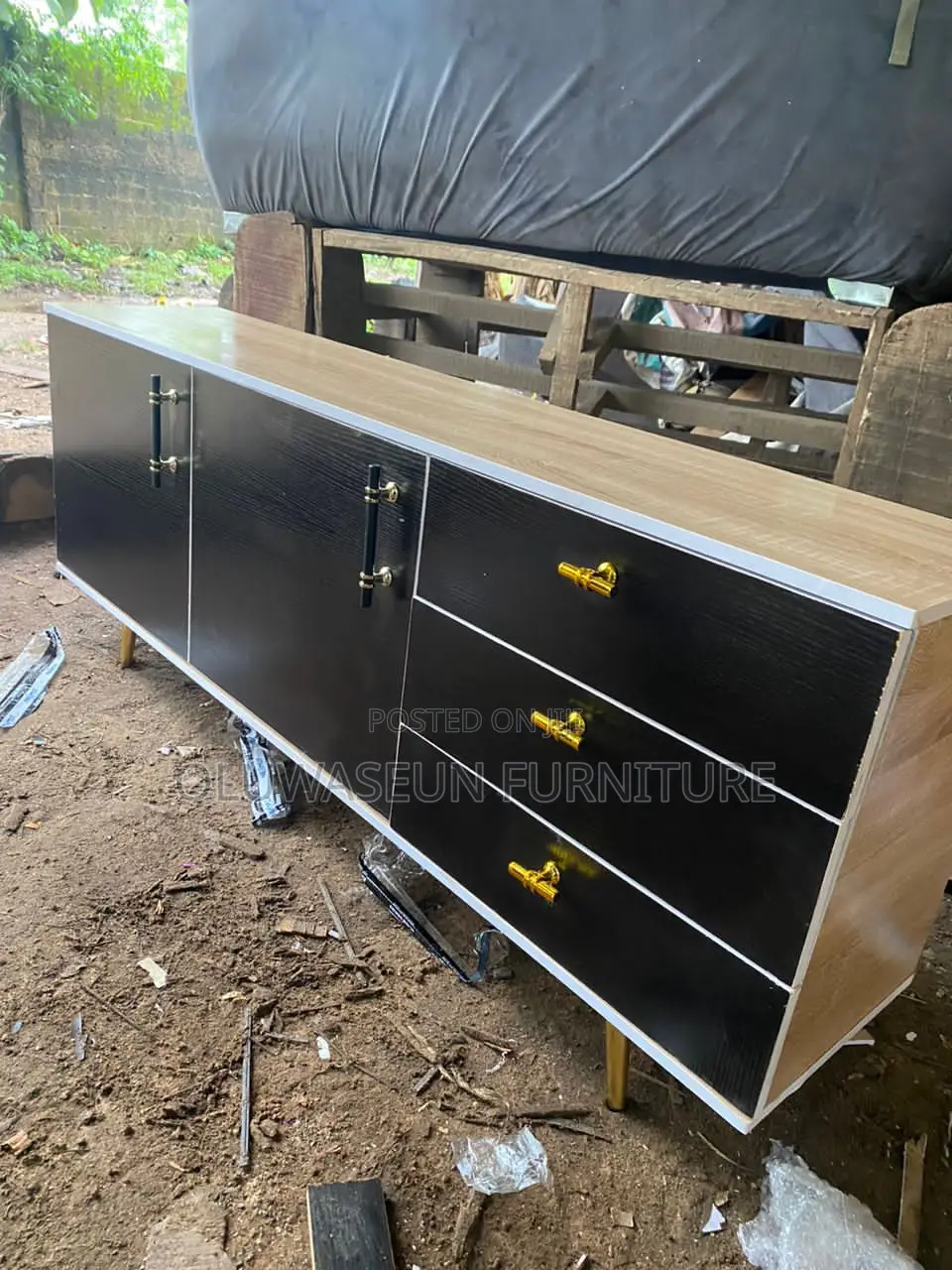 Long Tv Shelf With 2drawer