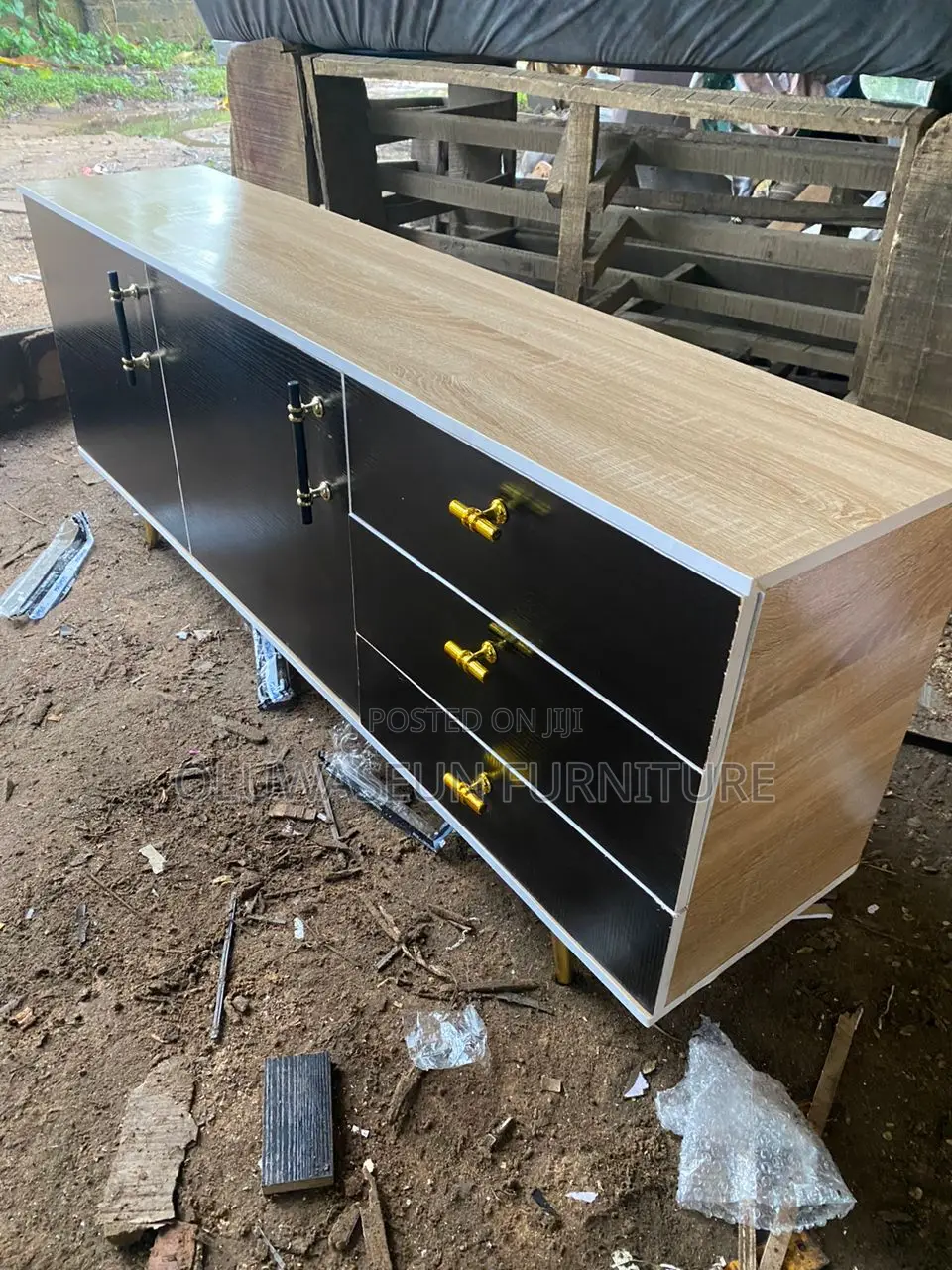 Long Tv Shelf With 2drawer