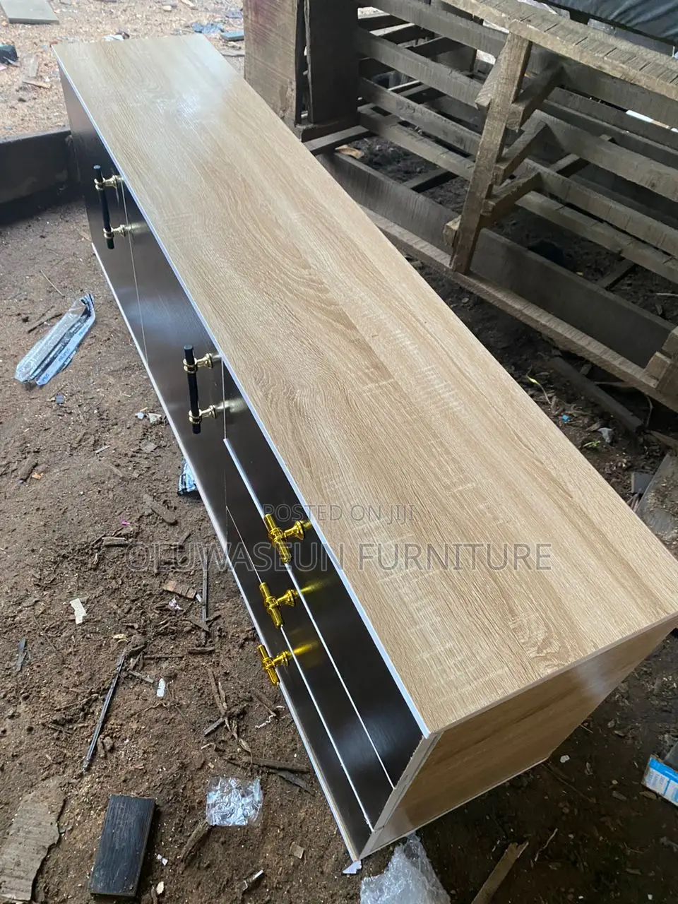 Long Tv Shelf With 2drawer