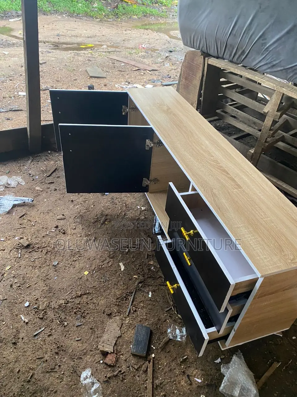 Long Tv Shelf With 2drawer