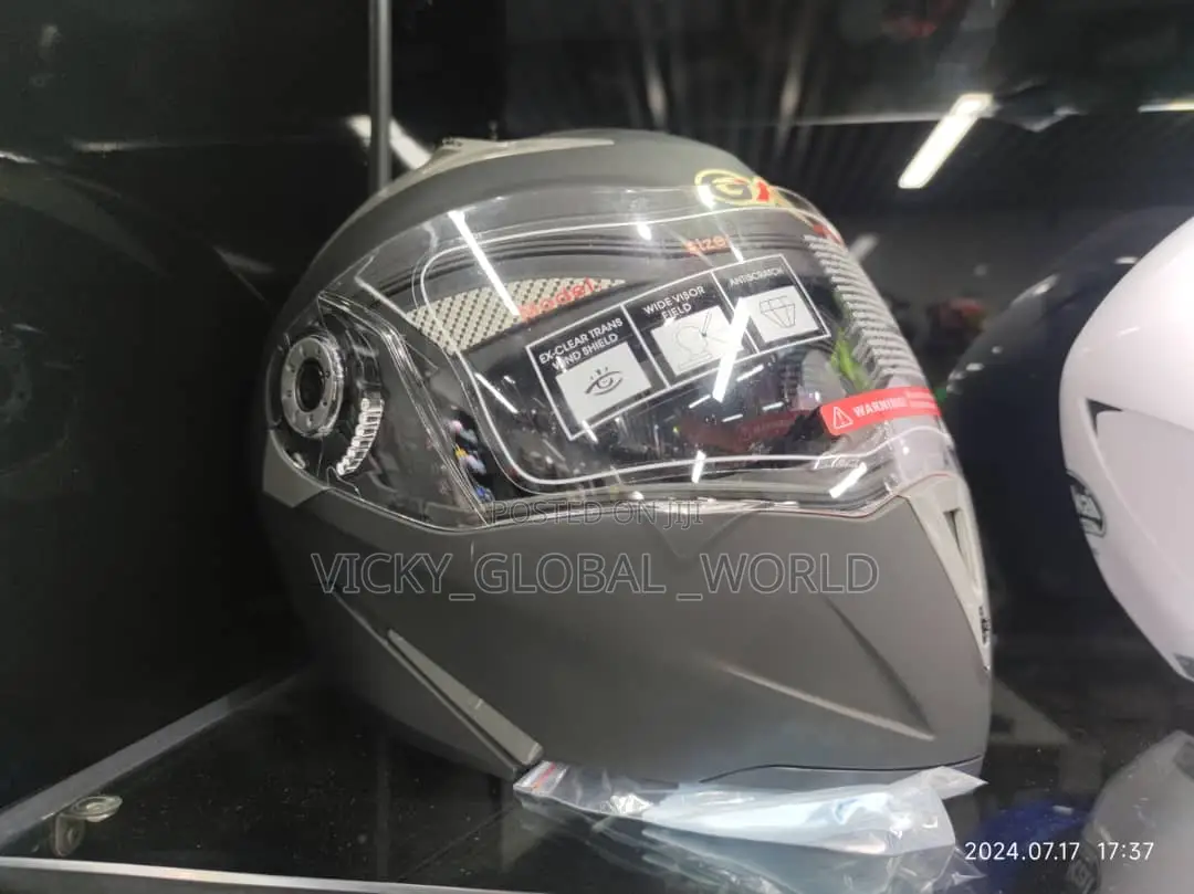 Rider’S Helmet With Bluetooth and Without Bluetooth