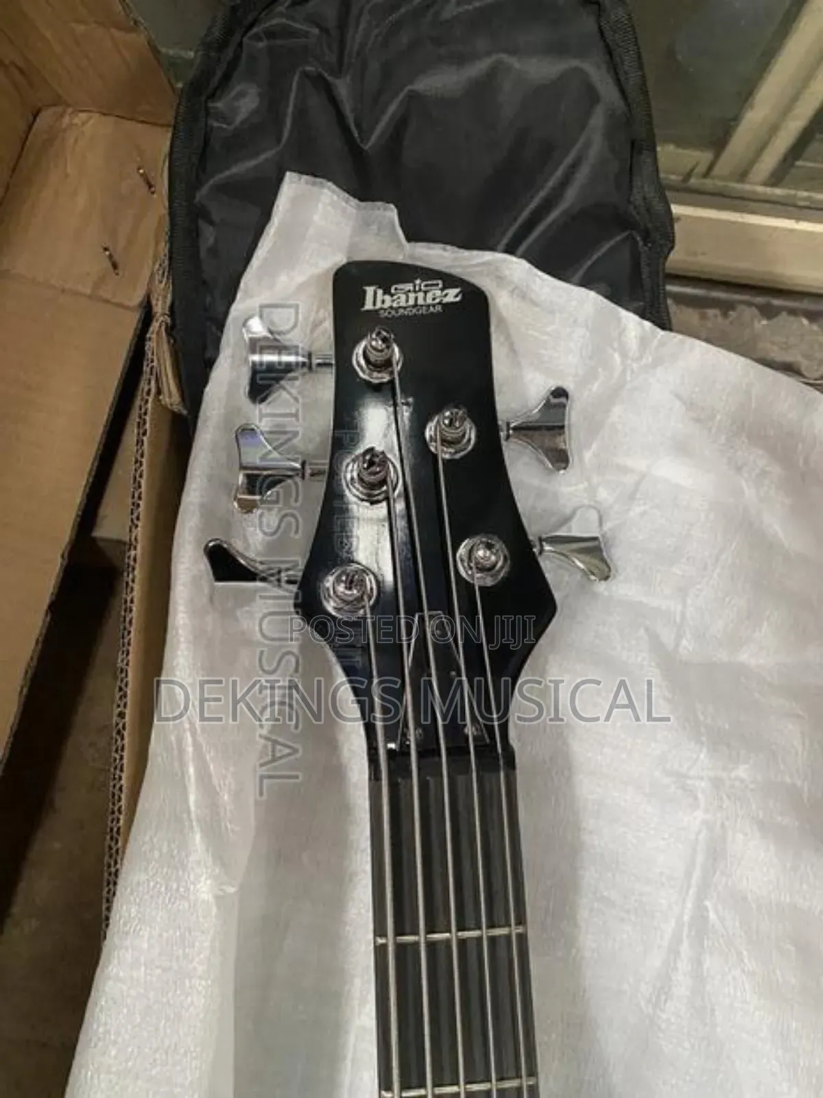 Ibanez Active Five 5 Strings Guitar