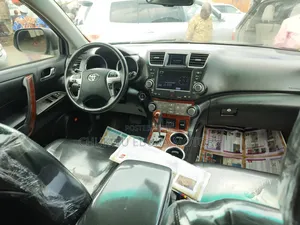 Toyota Highlander Limited 2012 Black