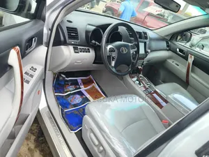 Toyota Highlander Limited 2012 Silver