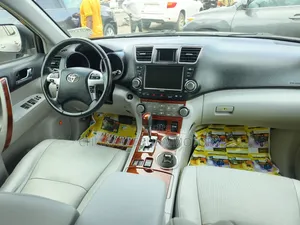 Toyota Highlander Limited 2012 Gray