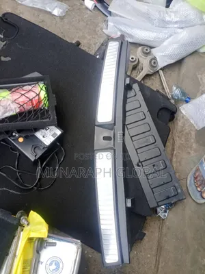 2014 Model Mercedes Benz ML350 GLE 350 Boot Plastic.
