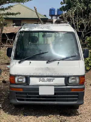 Photo - Daihatsu Hijet Mini Truck 2000 White