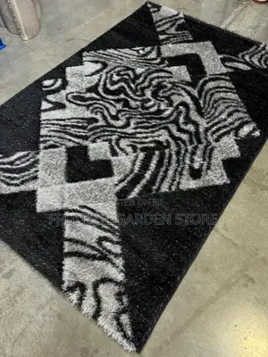 Luxury Style Center Rug - 5ft * 7ft