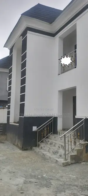 5bdrm Duplex in Apo Resettlement for sale