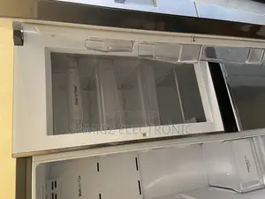 LG Side-by-Side Refrigerator Freestanding 601 L F Graphite