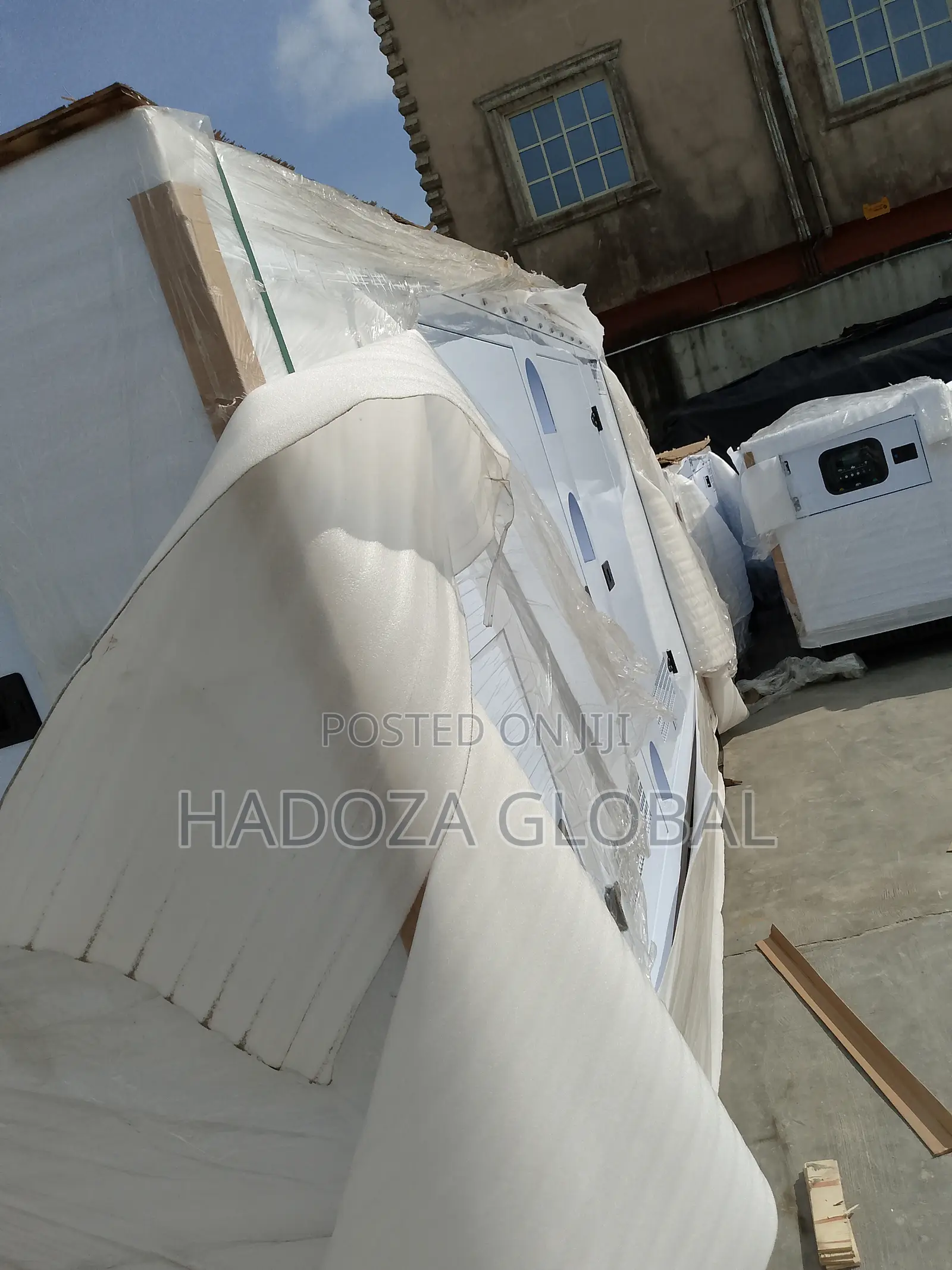 Fuel-Efficient 300kva Soundproof Perkins Generator