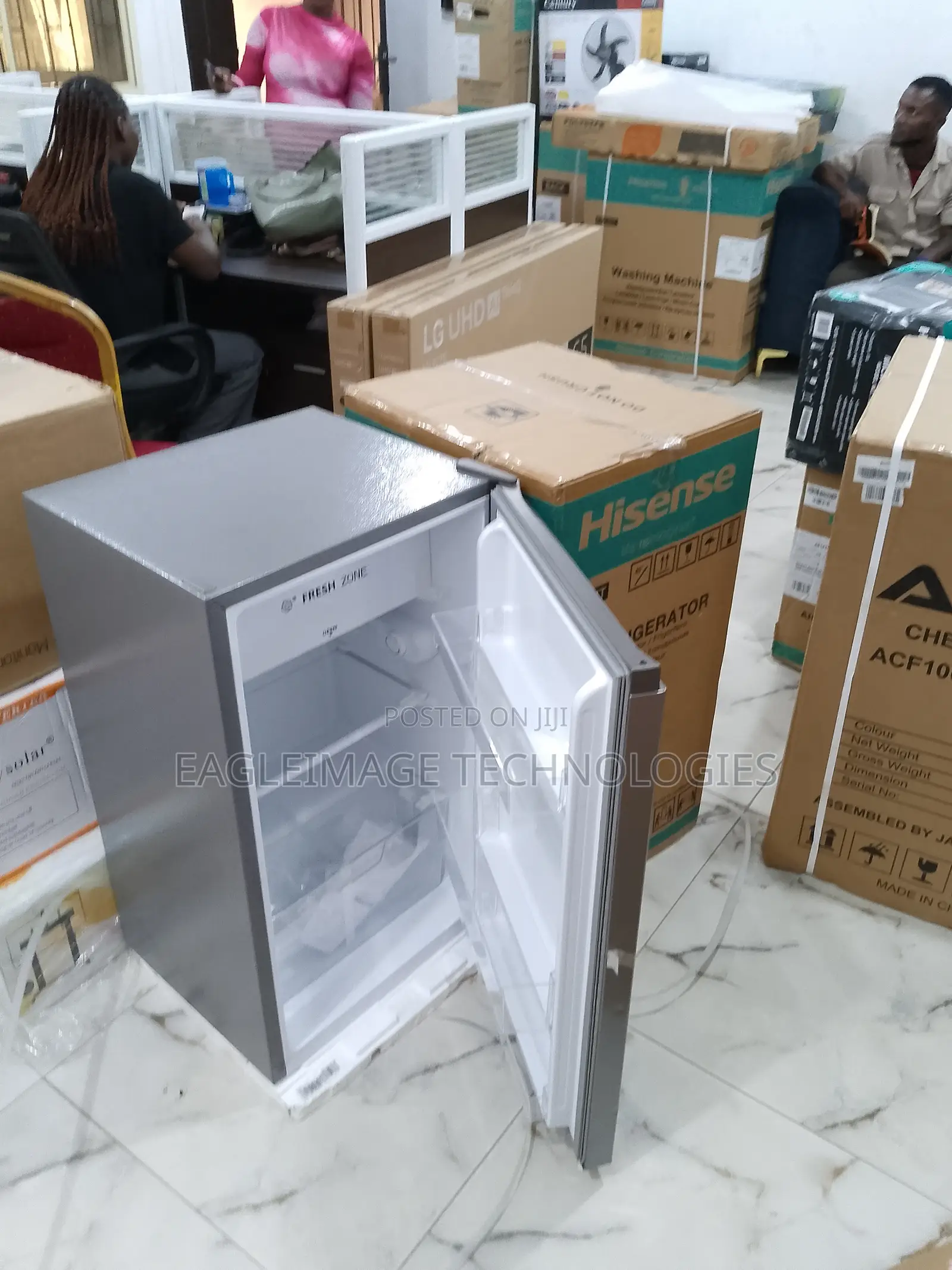 User-Friendly Hisense Single Door 90L Refrigerator(Ref093dr)