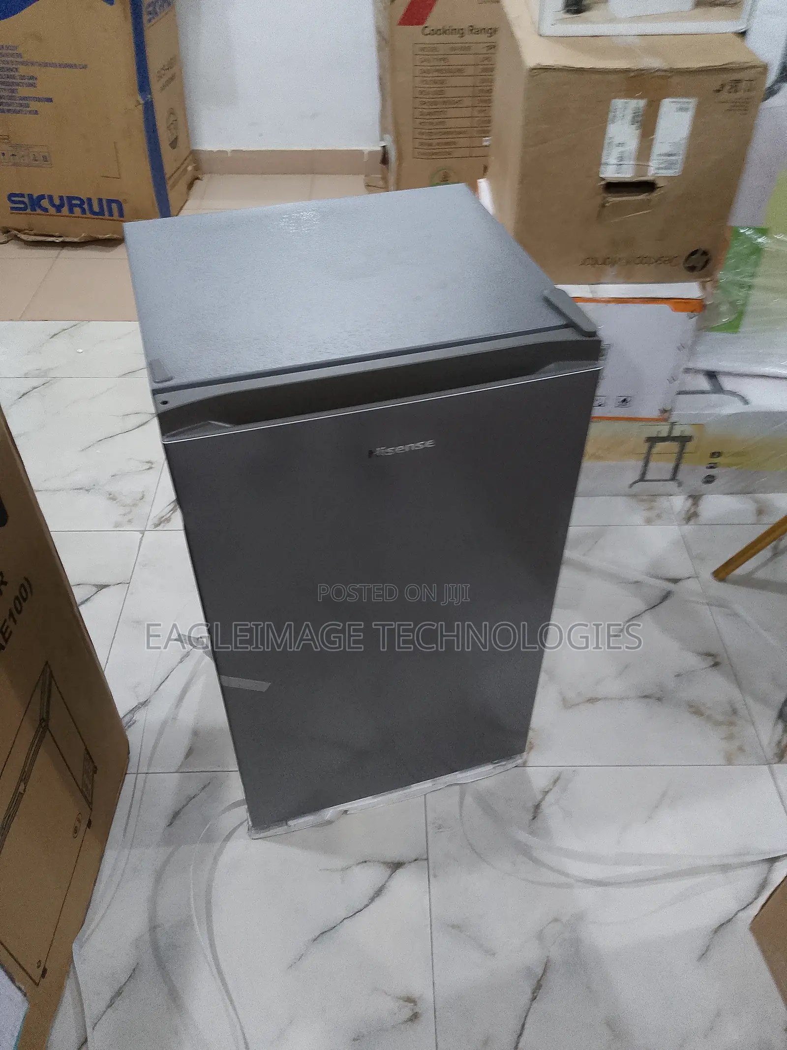 Top-Notch Hisense 90L Single Door Refrigerator(Ref093dr)