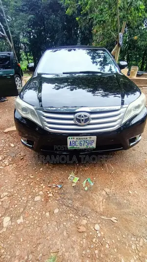 Toyota Avalon 2011 Black