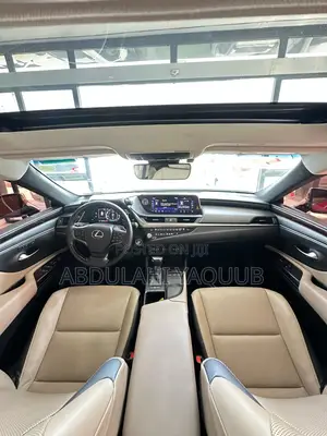 Lexus ES 2021 Red