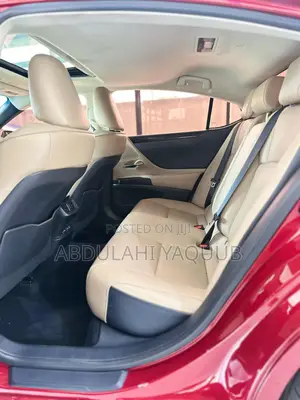 Lexus ES 2021 Red