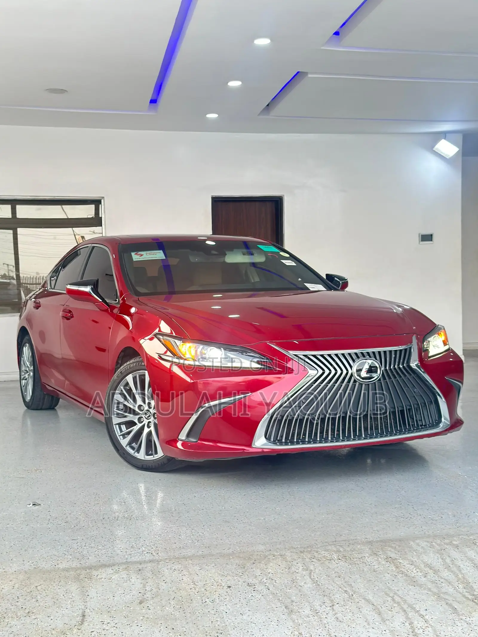 Lexus ES 2021 Red