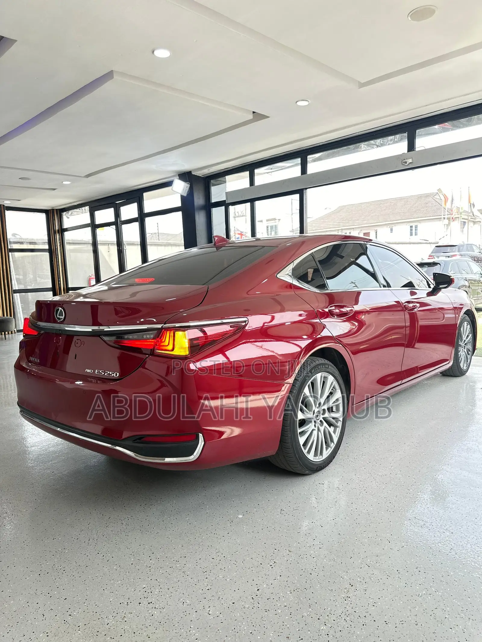 Lexus ES 2021 Red