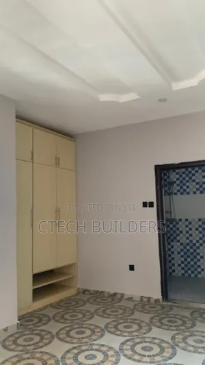 4bdrm Block of Flats in Benin City for rent