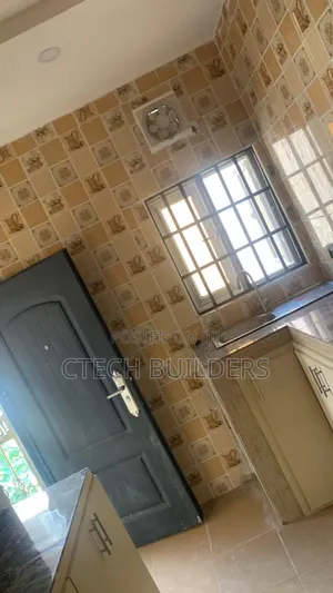 4bdrm Block of Flats in Benin City for rent