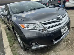 Toyota Venza AWD 2010 Gray