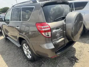 Toyota RAV4 3.5 Limited 4x4 2010 Brown
