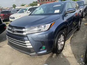 Toyota Highlander 2015 Blue