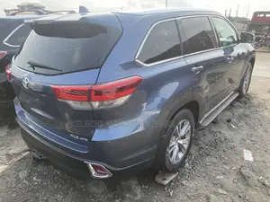 Toyota Highlander 2015 Blue