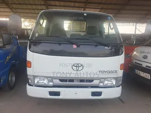 Toyota Dyna 2004 White